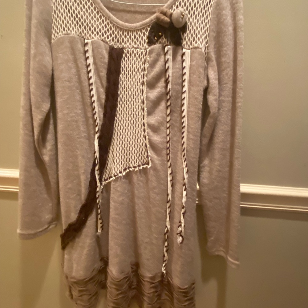 Boutique top/Dress/Tunic fits a little small
